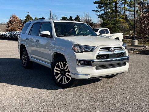 Used 2021 Toyota 4Runner Limited image 3