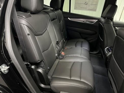 New 2025 Cadillac XT6 Luxury image 18