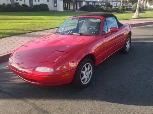Used 1997 MAZDA MX-5 Miata M-Edition RWD image 2