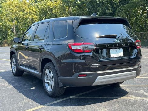 Certified 2025 Honda Pilot EX-L image 6