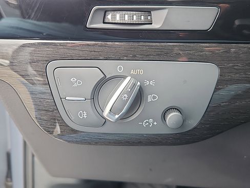 Used 2019 Audi Q7 3.0T Premium Plus image 11