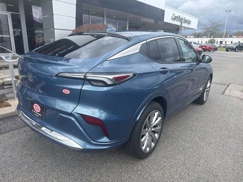 New 2025 Buick Envista Avenir image 8