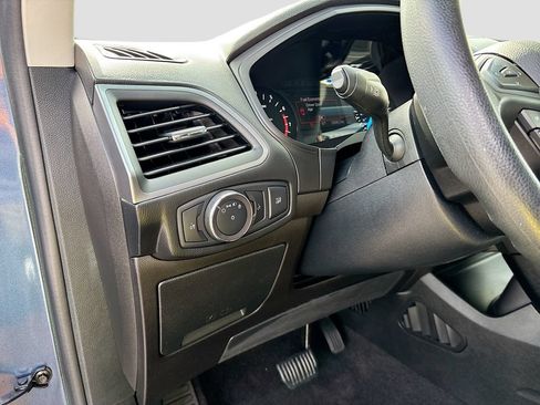 Used 2019 Ford Edge SE FWD image 10