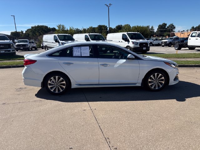 Used 2016 Hyundai Sonata Sport w/ Option Group 02 FWD image 6