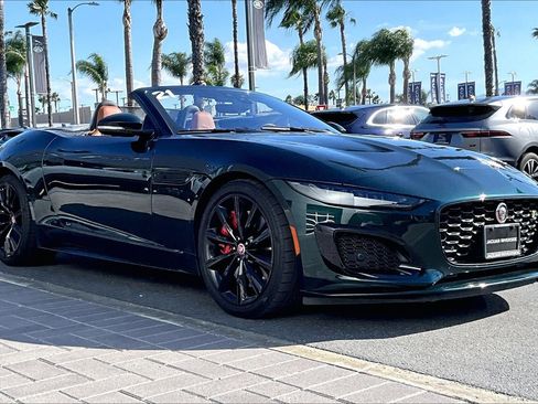 Used 2021 Jaguar F-TYPE R image 2