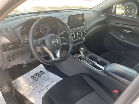 Used 2025 Nissan Sentra SV FWD image 11