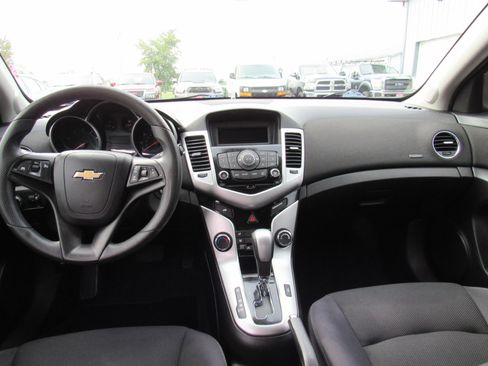 Used 2015 Chevrolet Cruze LT image 14