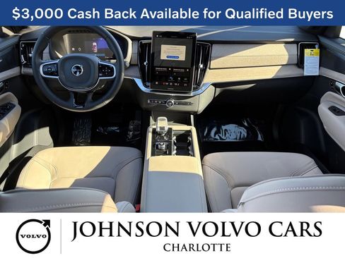 New 2026 Volvo XC90 B6 Plus w/ Protection Package Premier image 7