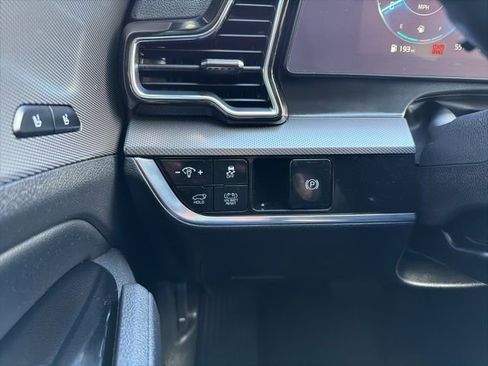 Certified 2025 Kia Sportage SX Prestige image 13
