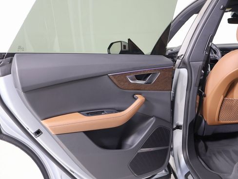 Used 2025 Audi Q8 Premium Plus w/ Premium Plus Package image 23