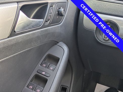 Used 2017 Volkswagen Jetta SE FWD image 22
