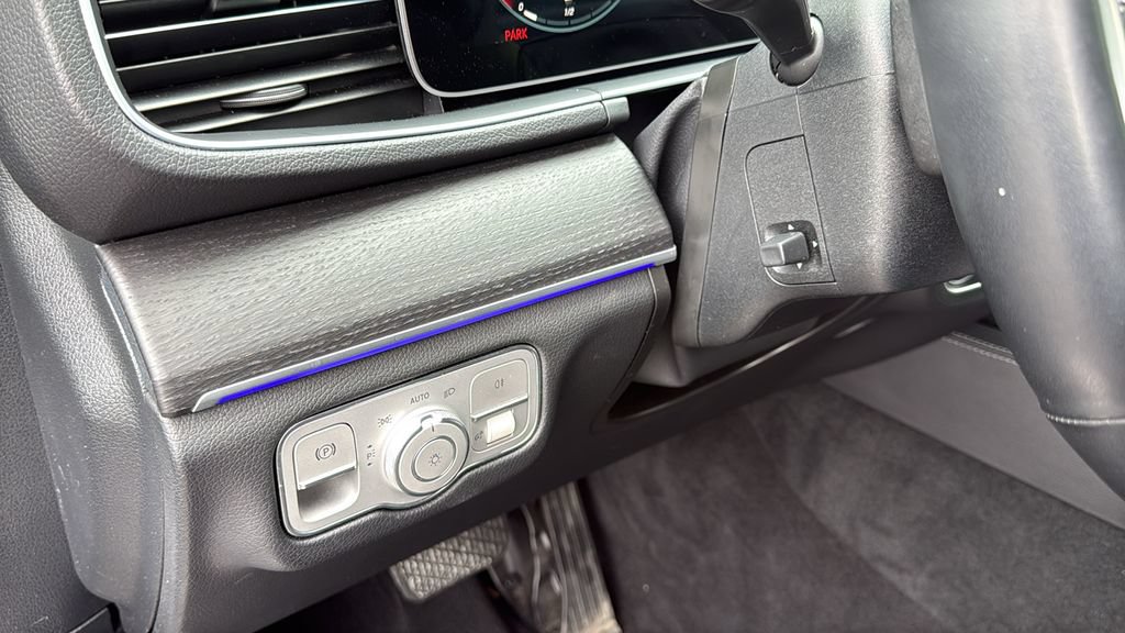 Used 2023 Mercedes-Benz GLE 450 4MATIC w/ AMG Line Exterior image 29