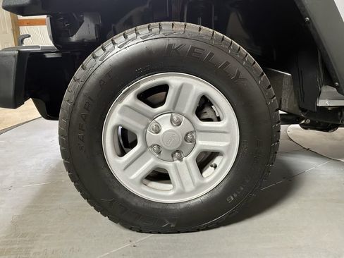 Used 2014 Jeep Wrangler Sport AWD/4WD image 9