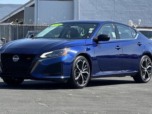 Used 2024 Nissan Altima 2.5 SR FWD image 8
