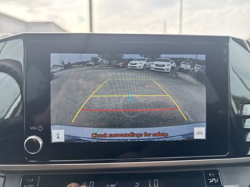 Used 2025 Toyota Camry LE FWD image 27