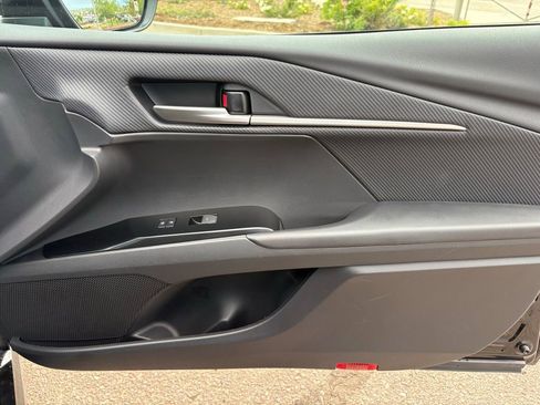 Used 2025 Toyota Camry SE image 32