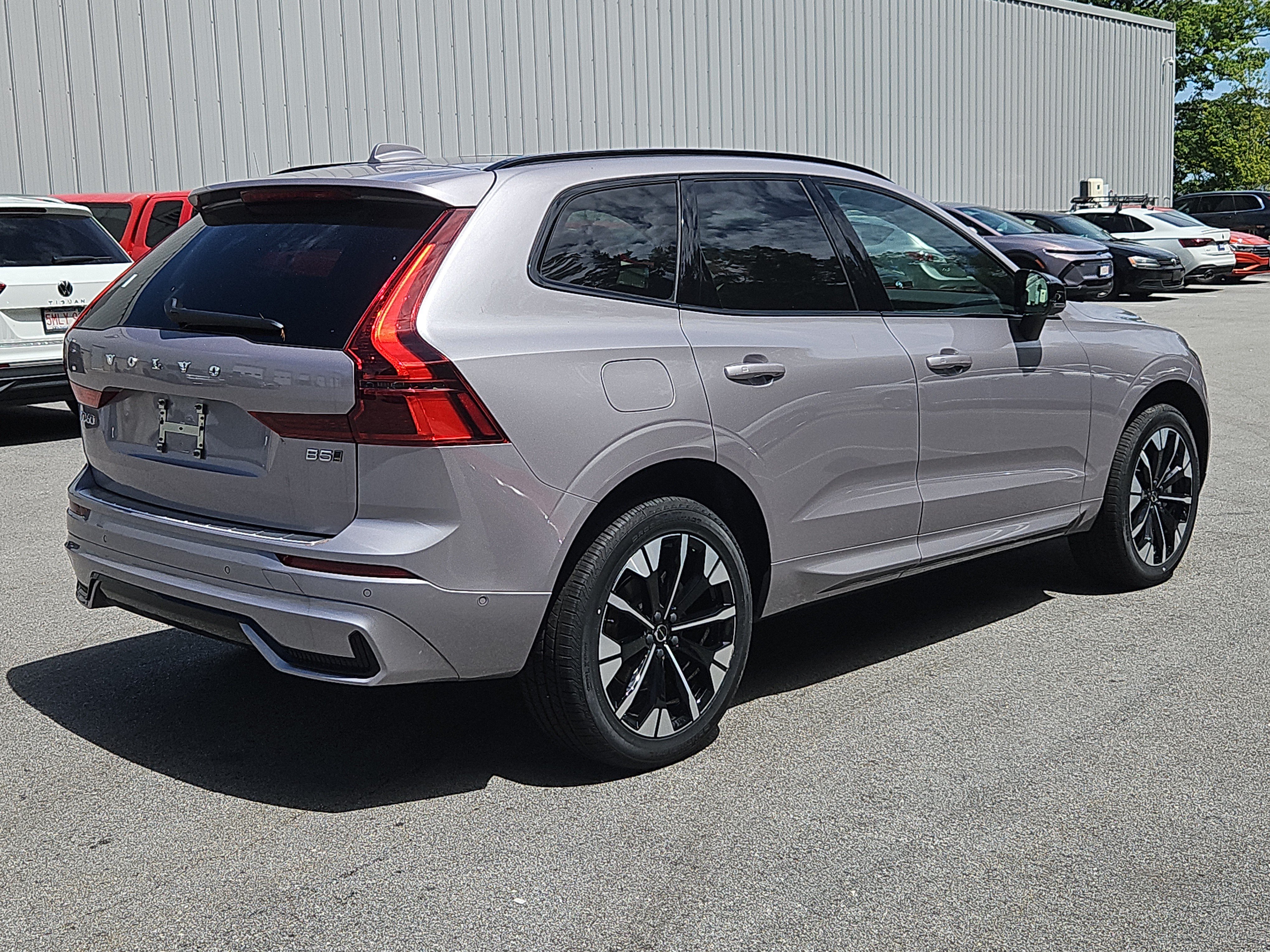 New 2026 Volvo XC60 B5 Plus w/ Protection Package Premier AWD/4WD image 2