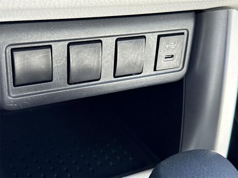 Used 2024 Toyota Corolla Cross L image 34