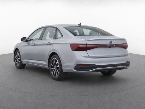 Used 2025 Volkswagen Jetta SE FWD image 4
