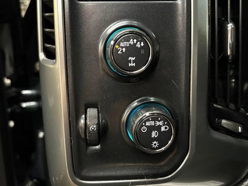 Used 2017 Chevrolet Silverado 1500 LT w/ All Star Edition image 32