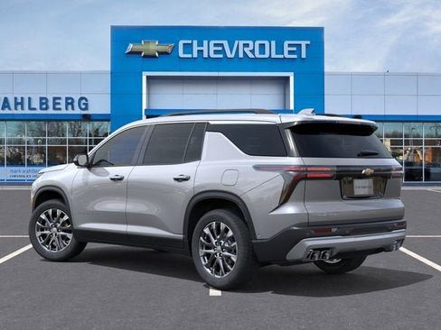 New 2026 Chevrolet Traverse LT w/ Sun and Wheel Package FWD image 3