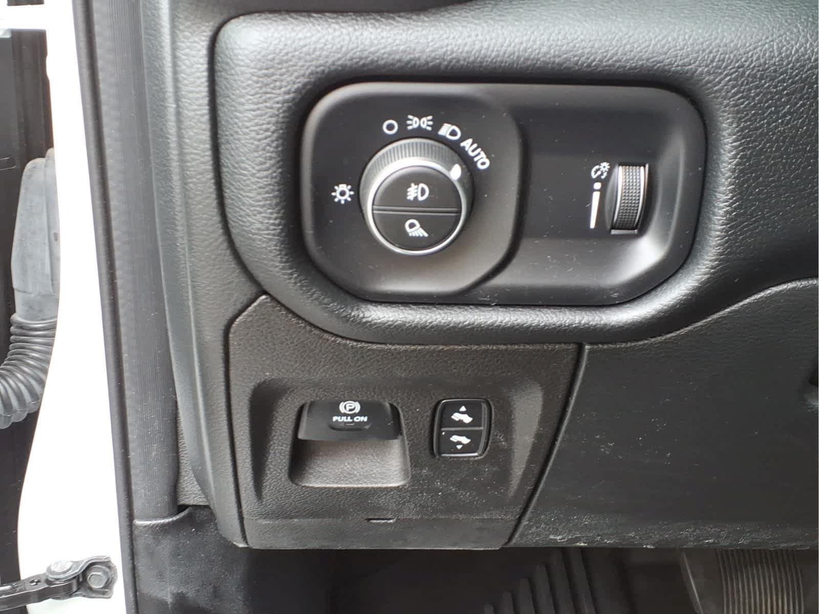 Used 2022 RAM 1500 Big Horn AWD/4WD image 12