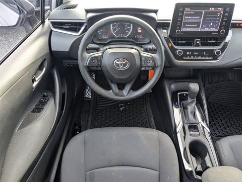 Used 2021 Toyota Corolla LE image 13