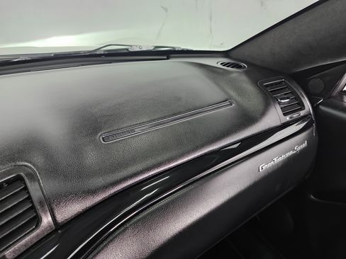 Used 2013 Maserati GranTurismo Sport image 32