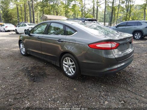 Used 2016 Ford Fusion SE FWD image 3