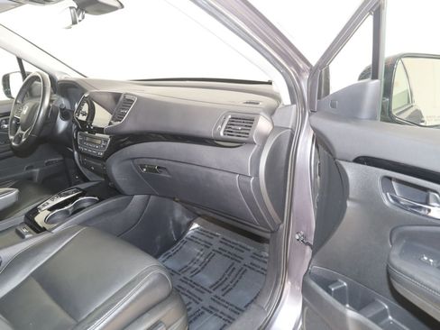 Used 2019 Honda Pilot Touring image 40