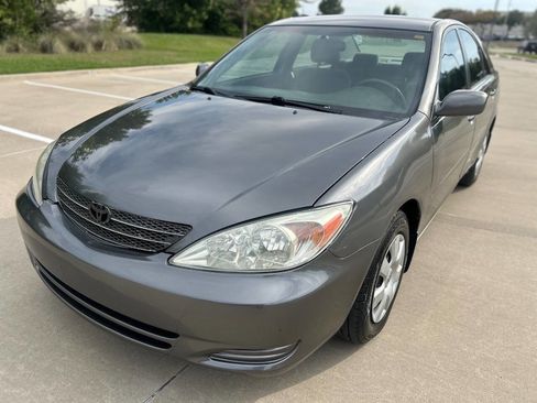 Used 2004 Toyota Camry LE image 2