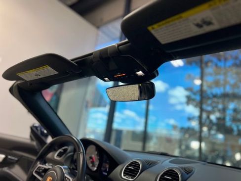 Used 2018 Porsche 718 Boxster S image 27