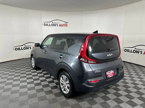 Used 2022 Kia Soul LX image 4