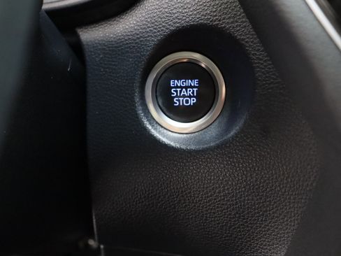 Certified 2022 Toyota Corolla Cross LE FWD image 17