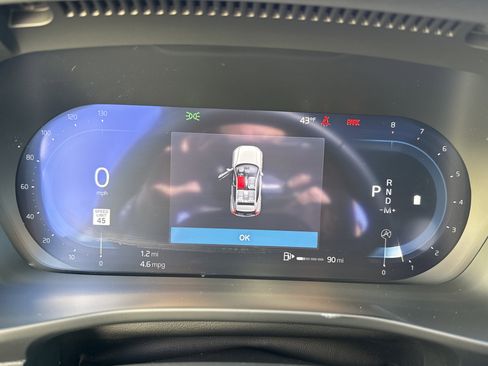 Used 2025 Volvo XC40 B5 Core image 21