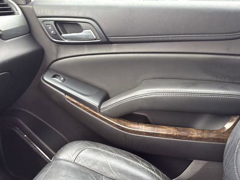 Used 2015 Chevrolet Tahoe LT image 24