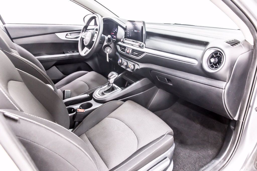 Used 2024 Kia Forte LXS FWD image 31