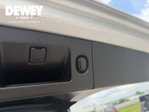 Used 2016 Chevrolet Tahoe LTZ AWD/4WD image 32