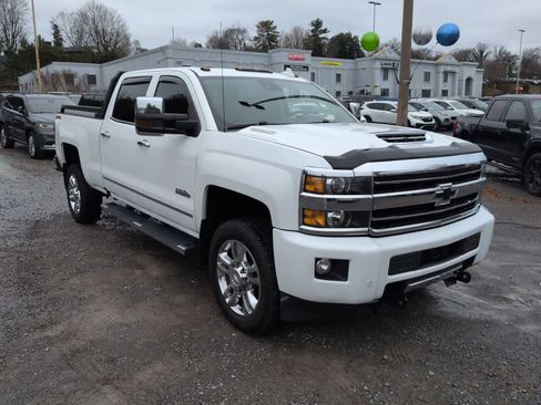 Used 2019 Chevrolet Silverado 2500 High Country w/ Duramax Plus Package image 2