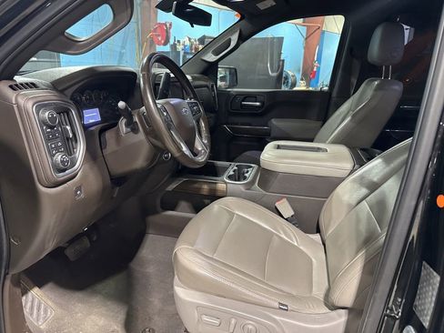 Used 2019 Chevrolet Silverado 1500 LT Trail Boss AWD/4WD image 8