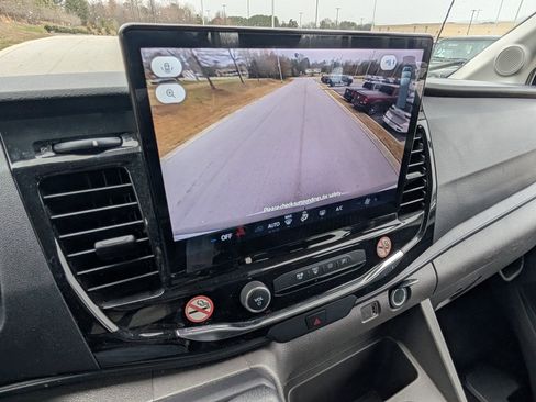 Used 2023 Ford Transit 350 XLT image 12