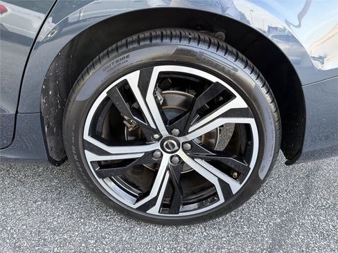 Used 2023 Volvo S60 B5 Core FWD image 18