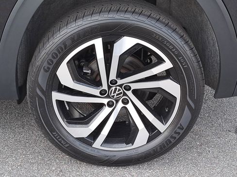 Certified 2023 Volkswagen Atlas SEL image 33