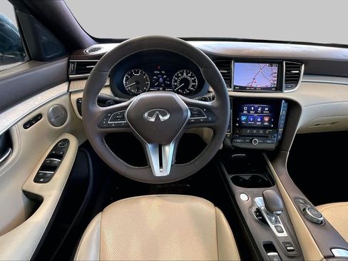 Used 2019 INFINITI QX50 Essential w/ Sensory Package FWD image 5