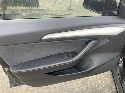 Used 2022 Tesla Model 3 RWD image 4
