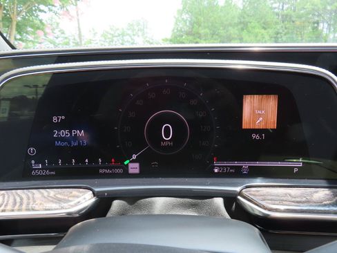 Used 2021 Cadillac Escalade Premium Luxury w/ Driver Assist Tech Package AWD/4WD image 35