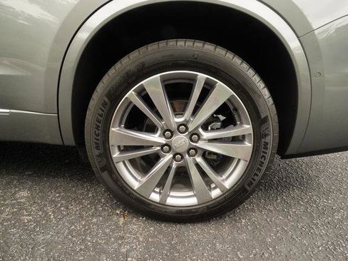 Used 2024 Cadillac XT6 Premium Luxury w/ Technology Package FWD image 41