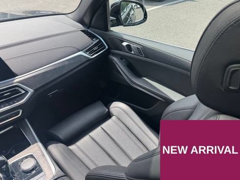 Used 2022 BMW X5 xDrive40i w/ Premium Package AWD/4WD image 16