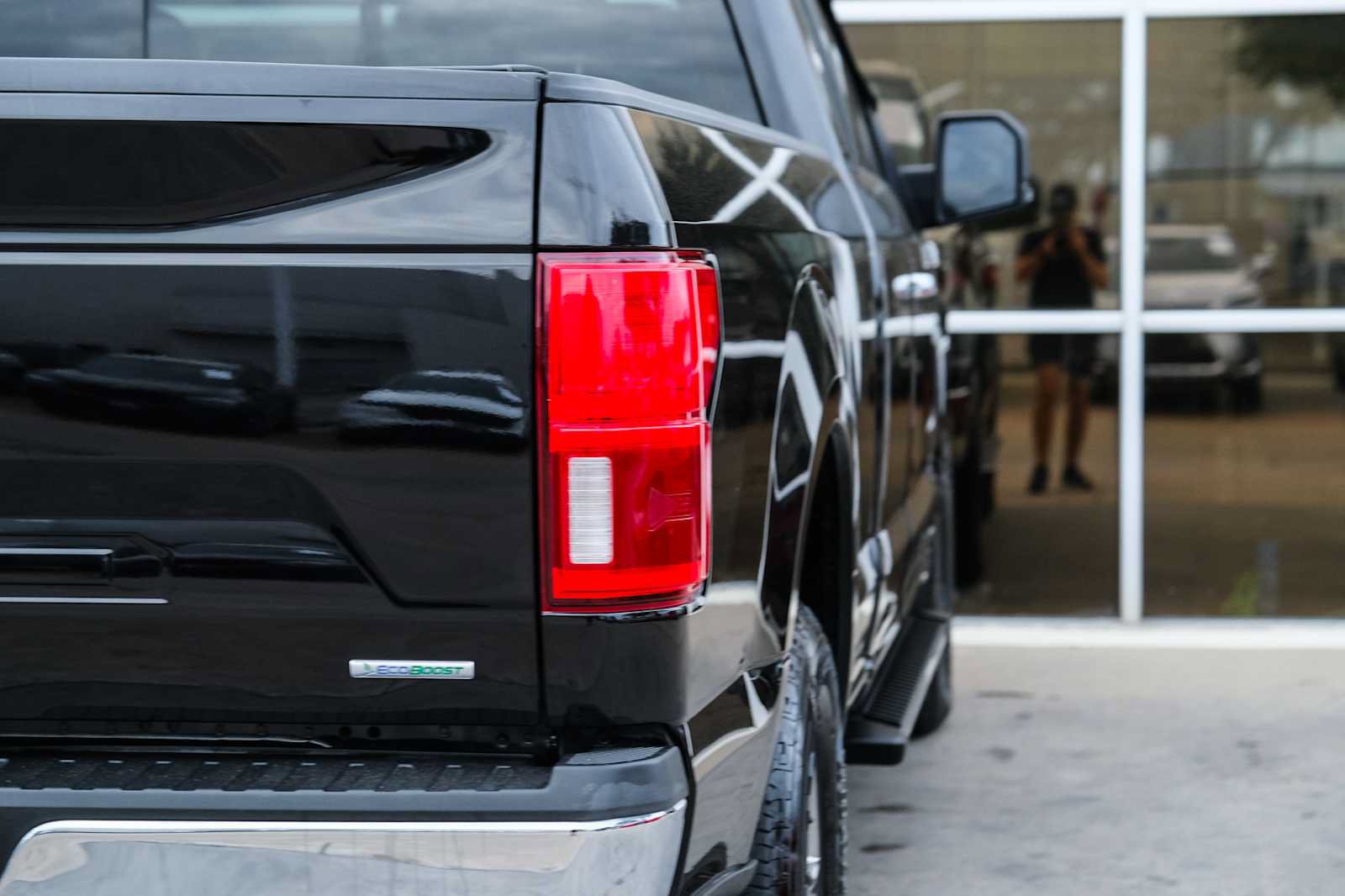 Used 2020 Ford F150 XLT w/ Equipment Group 302A Luxury AWD/4WD image 13