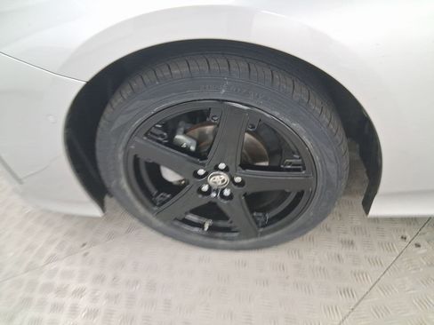 Used 2020 Toyota Prius Limited image 11